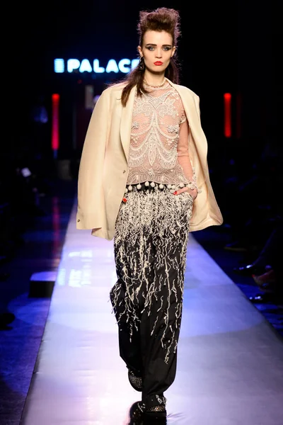 Look 35